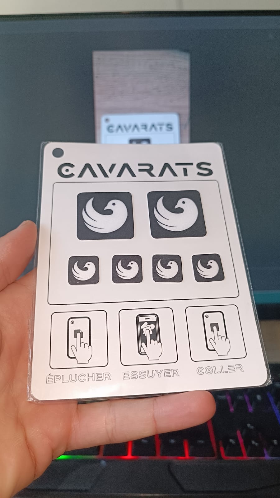 cavarats - Microfibre Tout-en-Un avec Autocollant Lavable et réutilisable pour Les objectifs de caméra, Les écrans de téléphone et Les PC Portables (les 3)