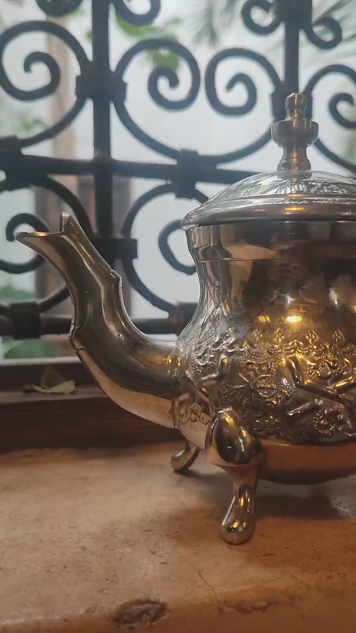 Théière de bonne qualité, théière, théière en argent marocaine faite main. Théière pour deux